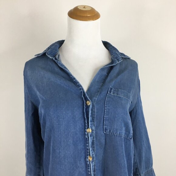 BELLA DAHL Anthropologie Blue Medium Wash Mini Dots Hi Low Chambray Button Shirt - Picture 6 of 11